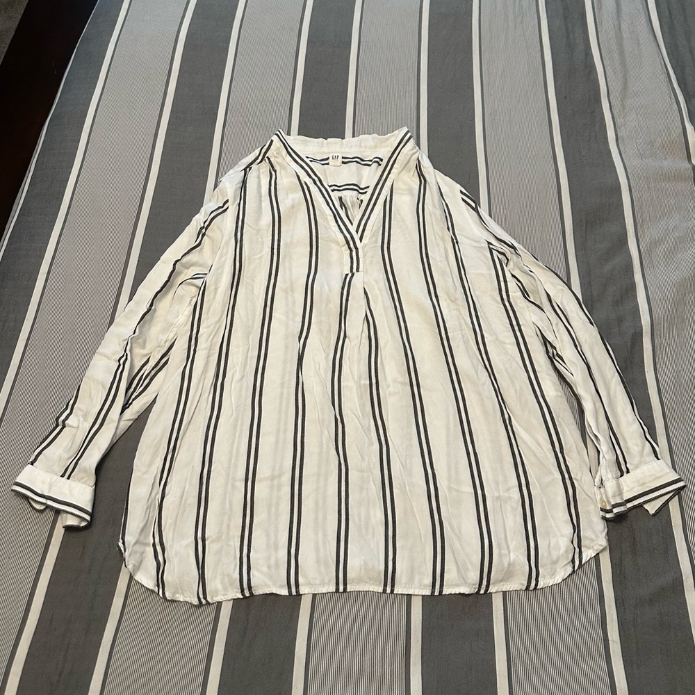 GAP Maternity Top